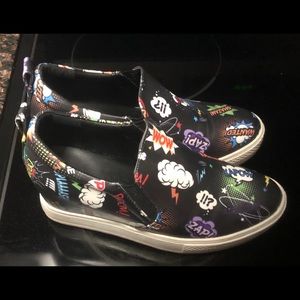 Wanted comic wedge sneakers